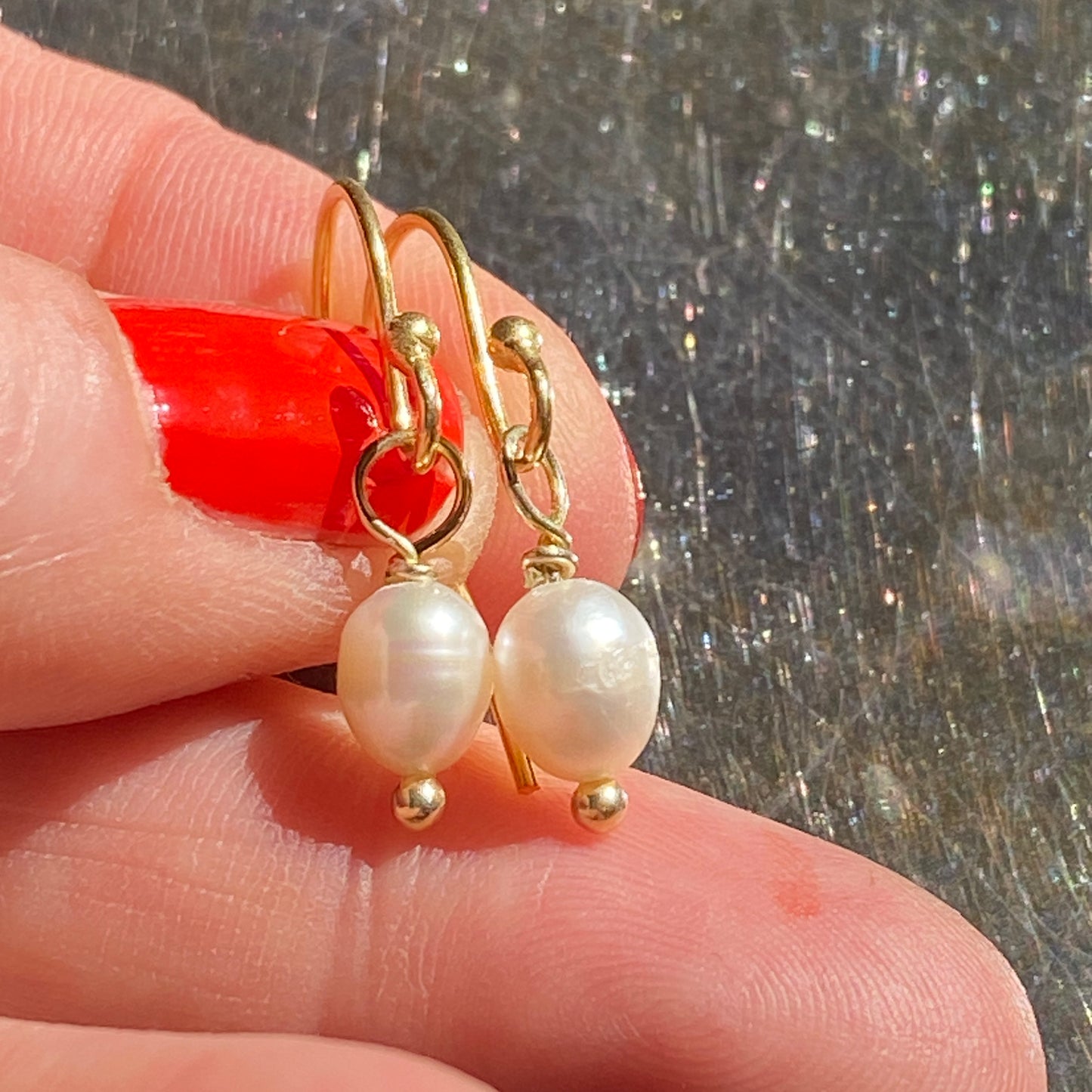 Goldene Perlen Ohrringe | Weiß