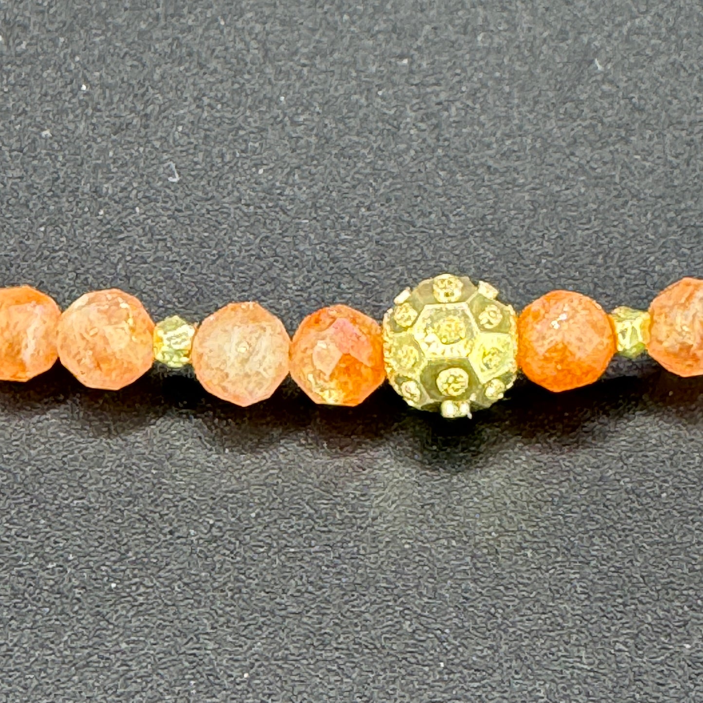 Sonnenstein Kette – facettierte Premium-Perlen & 925 Silber vergoldet