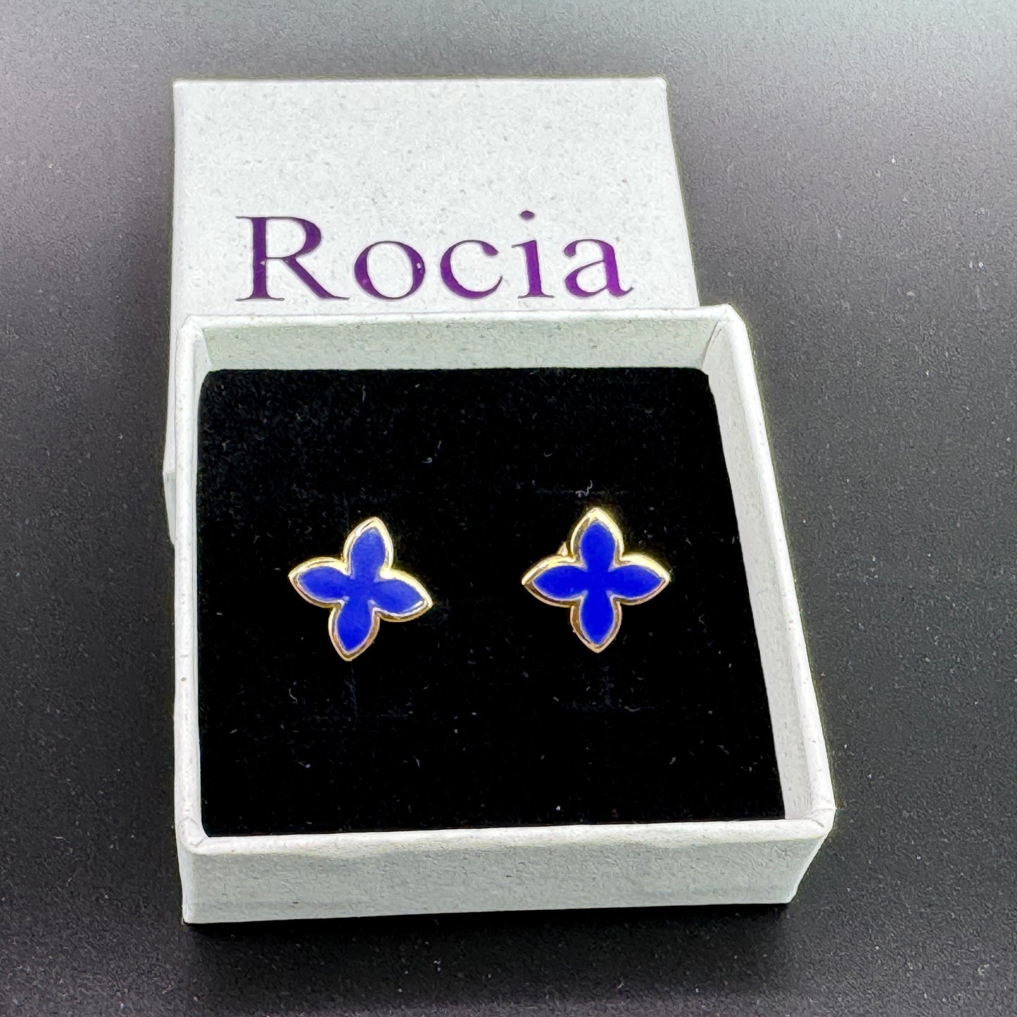 Lapis Lazuli Ohrstecker aus vergoldetem Sterlingsilber – Kleeblatt Design